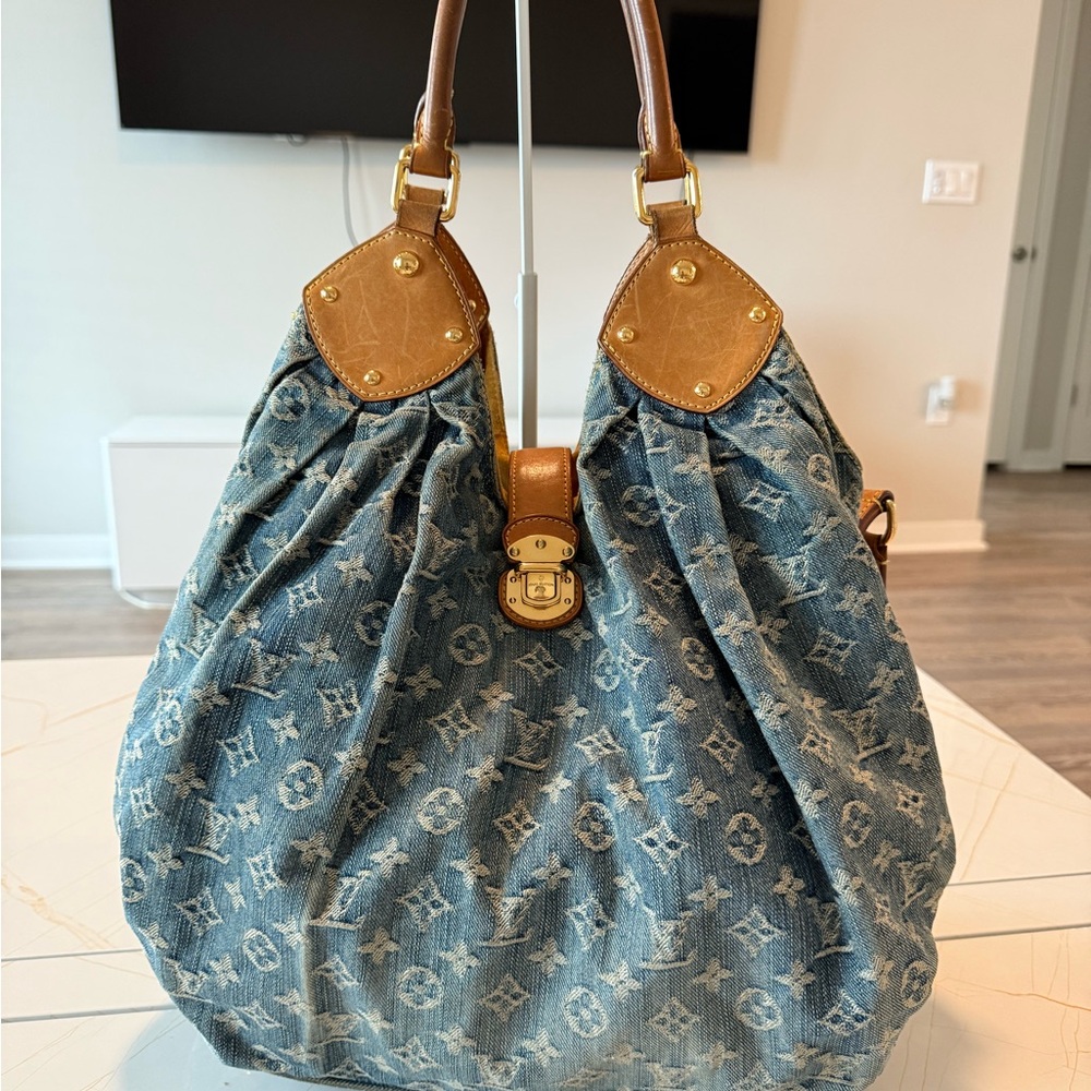 Vintage Louis Vuitton Mahaina Hobo
